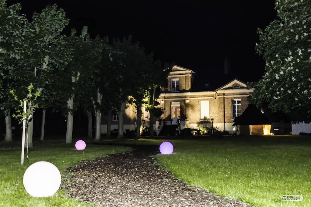 Chateau Des Lumieres Gite Et Gite Insolite Saint-Blimont Екстериор снимка